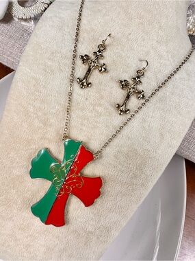 DaVinci Green and Red Enamel Cross Necklace with Gold Accents Set
